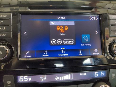 Used 2019 Nissan Rogue SV FWD image 25