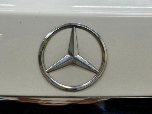 Used 2017 Mercedes-Benz E 300 4MATIC image 13