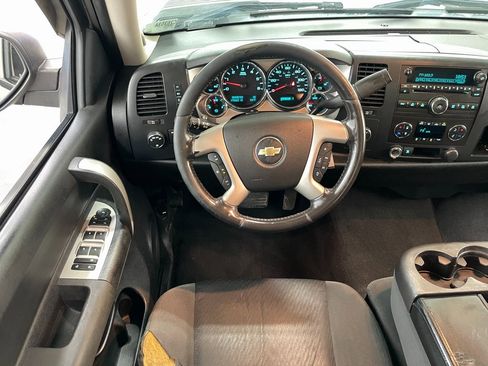 Used 2009 Chevrolet Silverado 2500 LT w/ Exterior Plus Package image 16