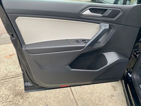 Used 2021 Volkswagen Tiguan SE R-Line image 19