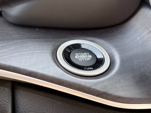 Used 2022 Jeep Grand Cherokee Limited AWD/4WD image 18