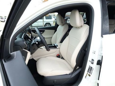 Certified 2025 Mercedes-Benz GLC 300 image 24