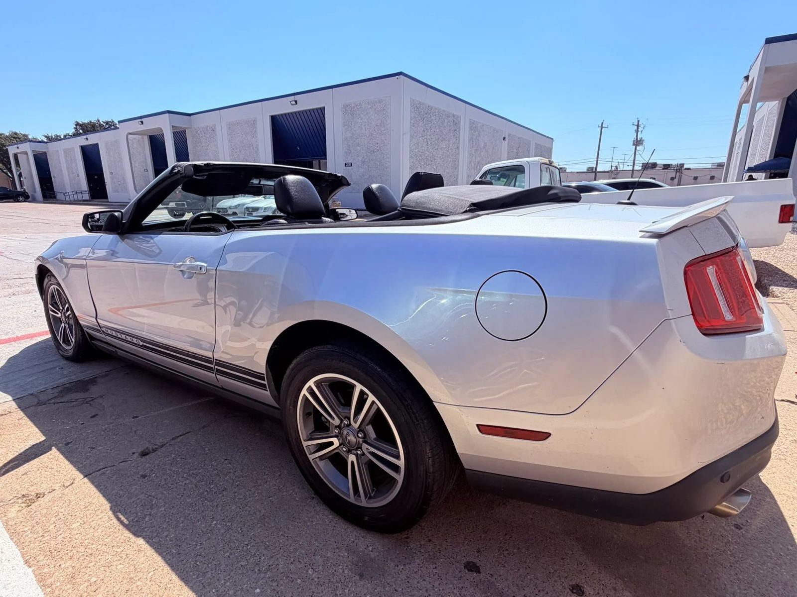 Used 2012 Ford Mustang Premium w/ Security Pkg RWD image 20