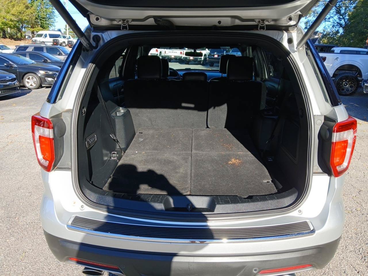 Used 2018 Ford Explorer Limited FWD image 11