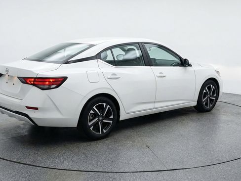 Used 2025 Nissan Sentra SV FWD image 9