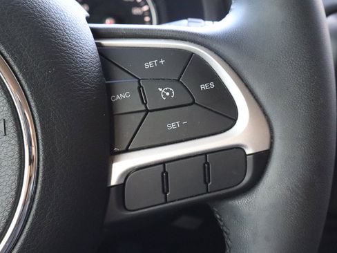 Used 2019 Jeep Renegade Latitude image 26