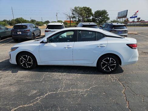Used 2024 Nissan Sentra SV FWD image 6