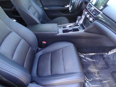 Used 2019 Honda Accord Sport image 13