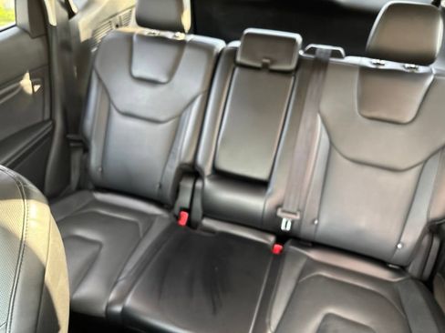 Used 2018 Ford Edge Titanium w/ Equipment Group 301A AWD/4WD image 22