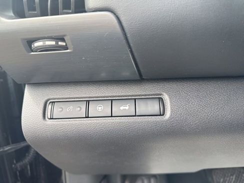 Used 2025 Nissan Pathfinder SL AWD/4WD image 13