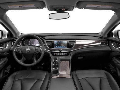 Used 2018 Buick LaCrosse Essence FWD image 11
