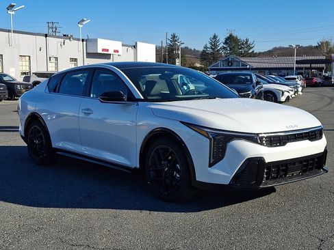 New 2025 Kia K4 GT-Line Turbo image 3