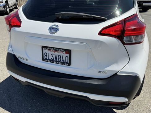 Used 2019 Nissan Kicks SR FWD image 9