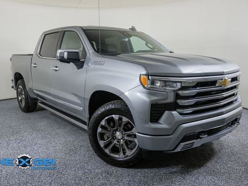 Used 2025 Chevrolet Silverado 1500 High Country w/ Technology Package AWD/4WD image 1