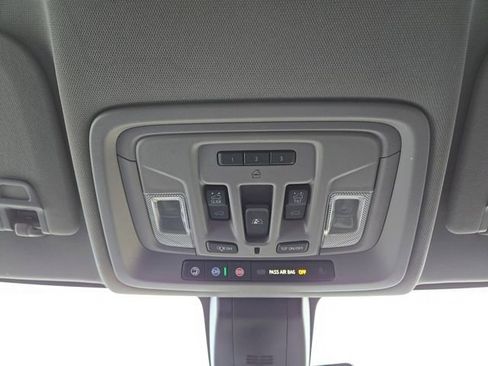 Used 2020 Chevrolet Silverado 1500 LTZ w/ LTZ Premium Package image 36