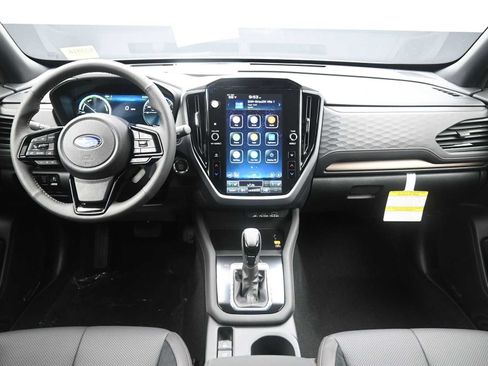 Used 2025 Subaru Forester Touring AWD/4WD image 24