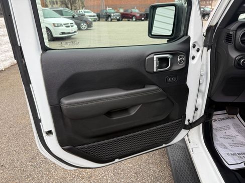 Certified 2019 Jeep Wrangler Unlimited Sahara AWD/4WD image 7