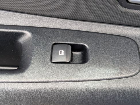 Used 2025 Hyundai Elantra SEL image 29