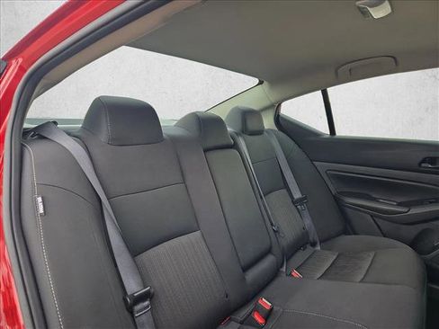 Used 2025 Nissan Altima 2.5 SV FWD image 17