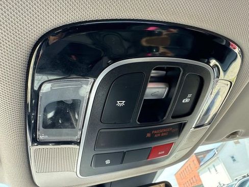 Used 2022 Hyundai Tucson Limited image 32