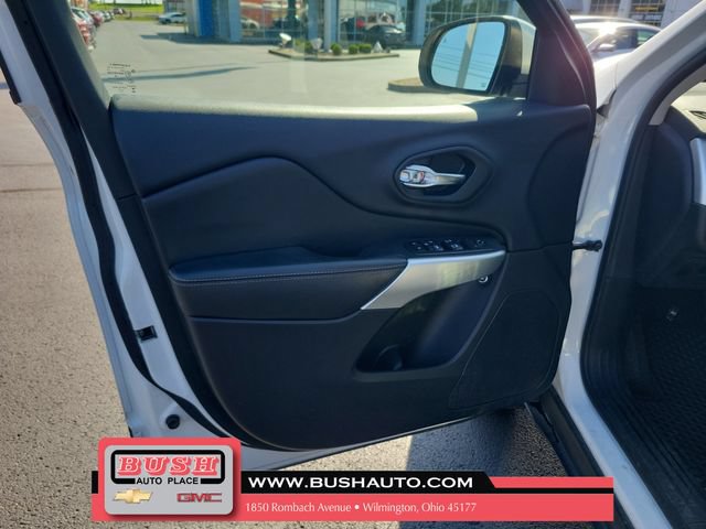 Used 2018 Jeep Cherokee Latitude Plus w/ Comfort/Convenience Group AWD/4WD image 20