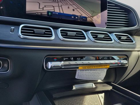 New 2026 Mercedes-Benz GLS 450 4MATIC image 33