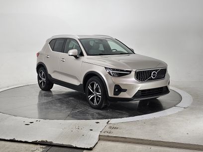 Used 2023 Volvo XC40 B5 Plus