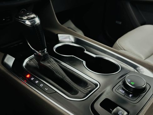 Used 2020 Chevrolet Traverse Premier FWD image 54