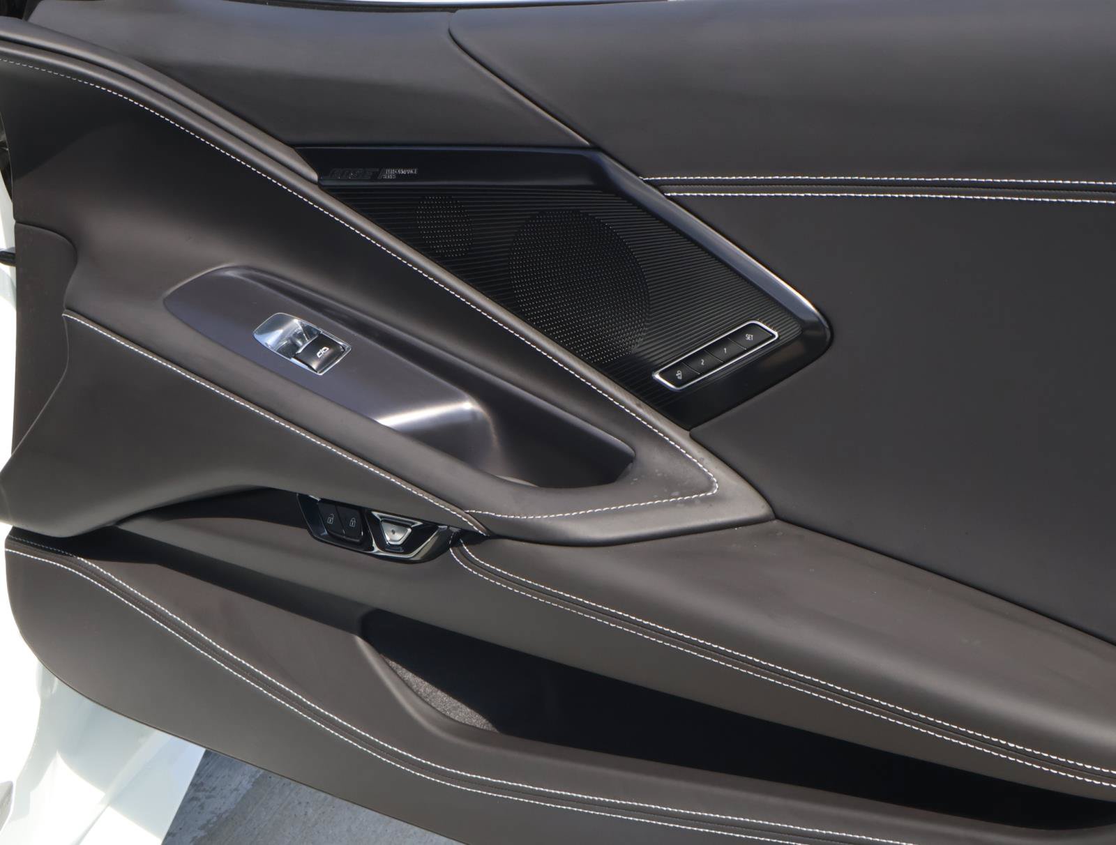 Used 2024 Chevrolet Corvette Stingray Premium Cpe w/ Z51 Performance Package RWD image 15