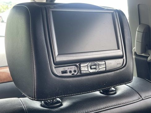 Used 2015 Nissan Armada Platinum w/ 2nd Row Captain Seat Package AWD/4WD image 19