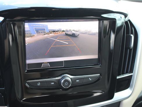 Used 2022 Chevrolet Traverse LS FWD image 16