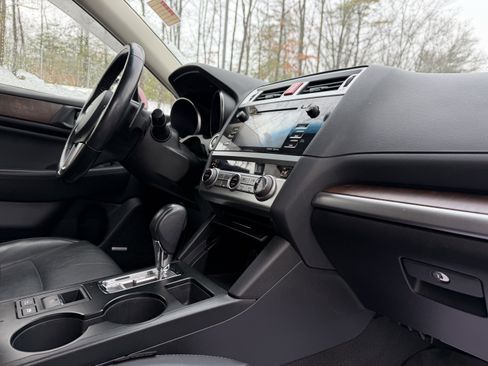 Used 2017 Subaru Outback 2.5i Limited image 43
