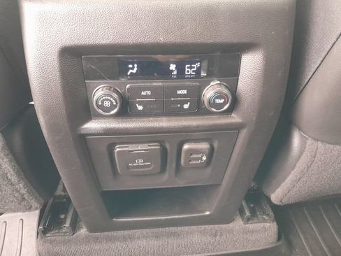 Used 2020 Chevrolet Traverse Premier w/ Redline Edition FWD image 16