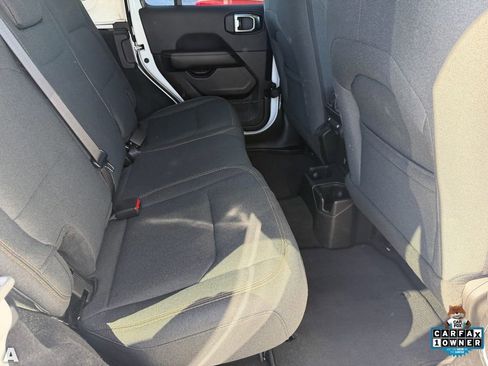 Certified 2025 Jeep Wrangler Sahara image 14