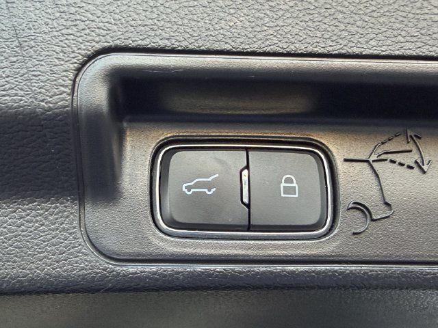 Used 2022 Ford Explorer Limited w/ Equipment Group 301A RWD image 33
