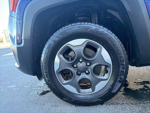 Used 2018 Jeep Renegade Sport w/ Power & Air Group image 11