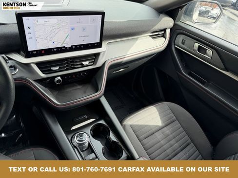 Used 2025 Ford Explorer ST-Line w/ ST-Line Street Pack image 24