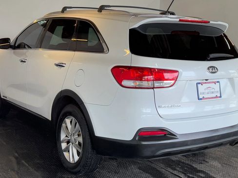 Used 2016 Kia Sorento LX image 5
