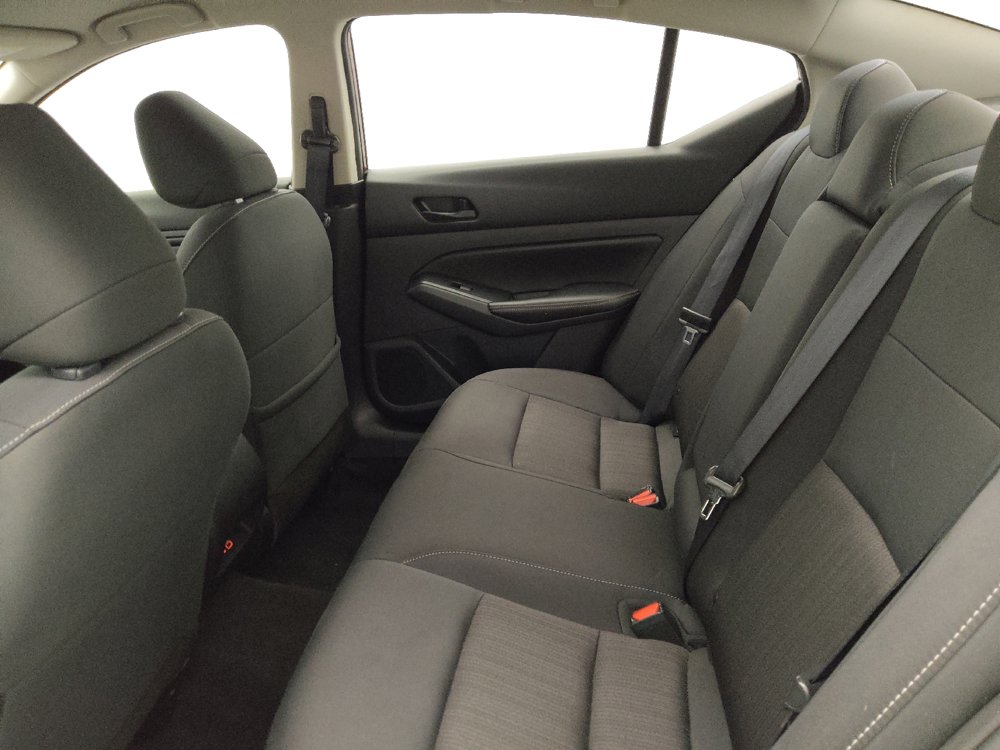 Used 2025 Nissan Altima 2.5 SV FWD image 18