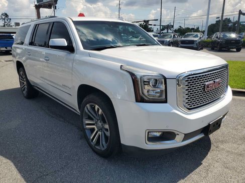 Used 2017 GMC Yukon XL Denali w/ Open Road Package AWD/4WD image 8