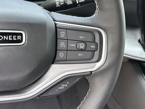 New 2026 Jeep Grand Wagoneer L Limited AWD/4WD image 19