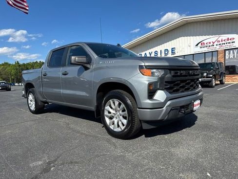 Used 2023 Chevrolet Silverado 1500 Custom AWD/4WD image 2