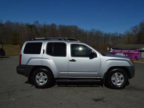 Used 2008 Nissan Xterra S w/ Supplemental Air Bag Pkg image 4