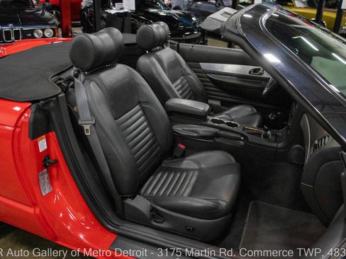 Used 2002 Ford Thunderbird Deluxe image 38