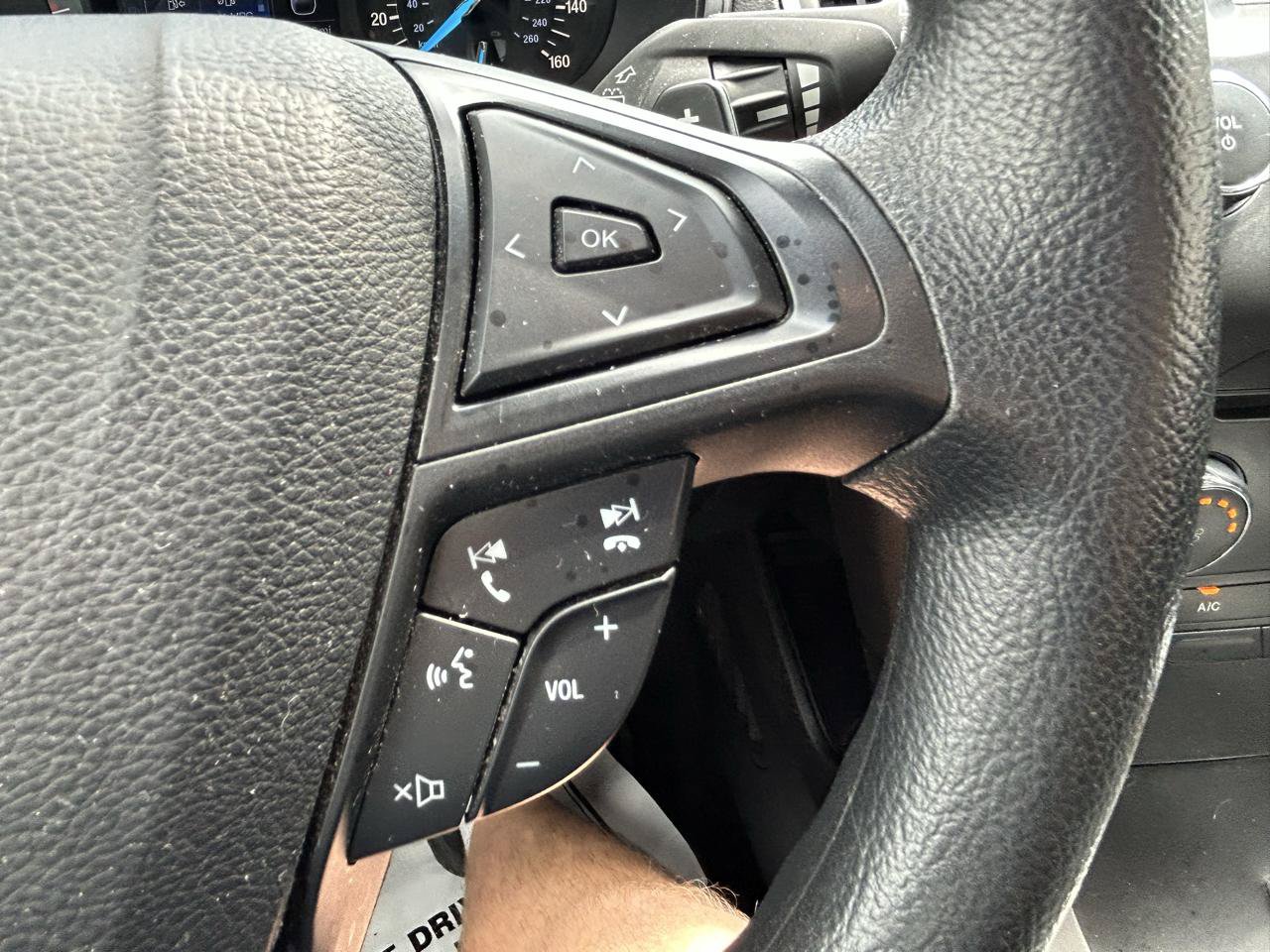 Used 2016 Ford Edge SE FWD image 19