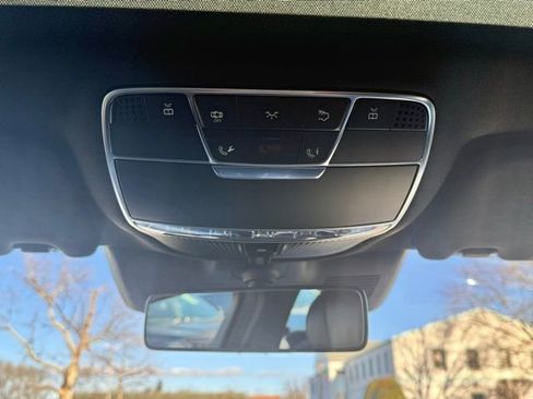 Used 2018 Mercedes-Benz S 560 4MATIC Sedan image 38