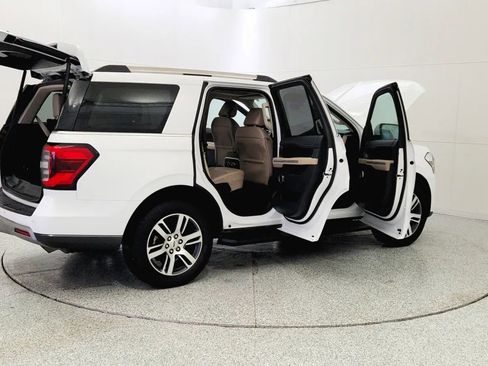 Used 2024 Ford Expedition Limited image 12