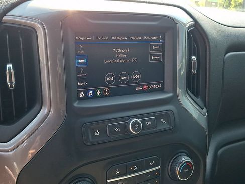 Used 2021 Chevrolet Silverado 2500 Custom w/ Custom Value Package AWD/4WD image 3