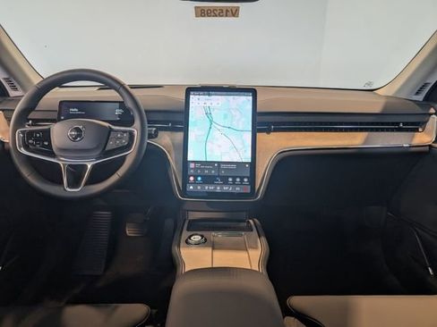 New 2025 Volvo EX90 Plus image 12