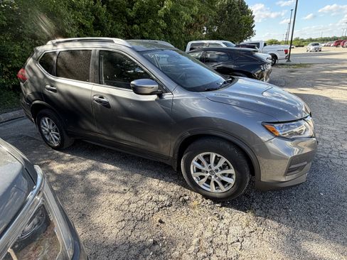 Used 2019 Nissan Rogue SV AWD/4WD image 2